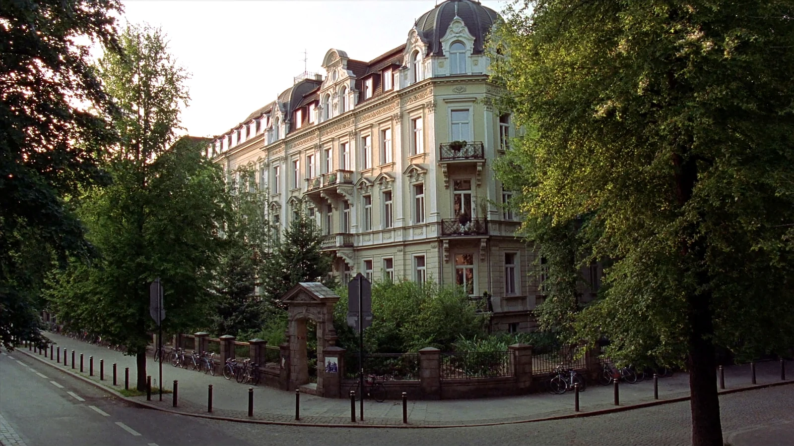 Sanierter Gründerzeitbestand in einem Dresdner Wohnviertel